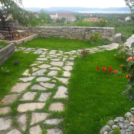 Apartman Hill Guest house